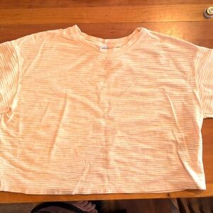 Loose fit crop tee